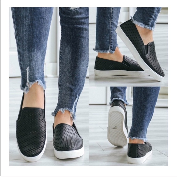 LAST 1✨ vegan leather slip on sneakers black white - Picture 2 of 3